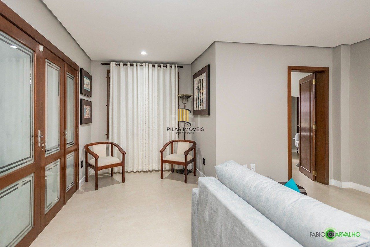 Sobrado para Venda - 335m², 4 dormitórios, sendo 2 suites, 3 vagas - Petrópolis