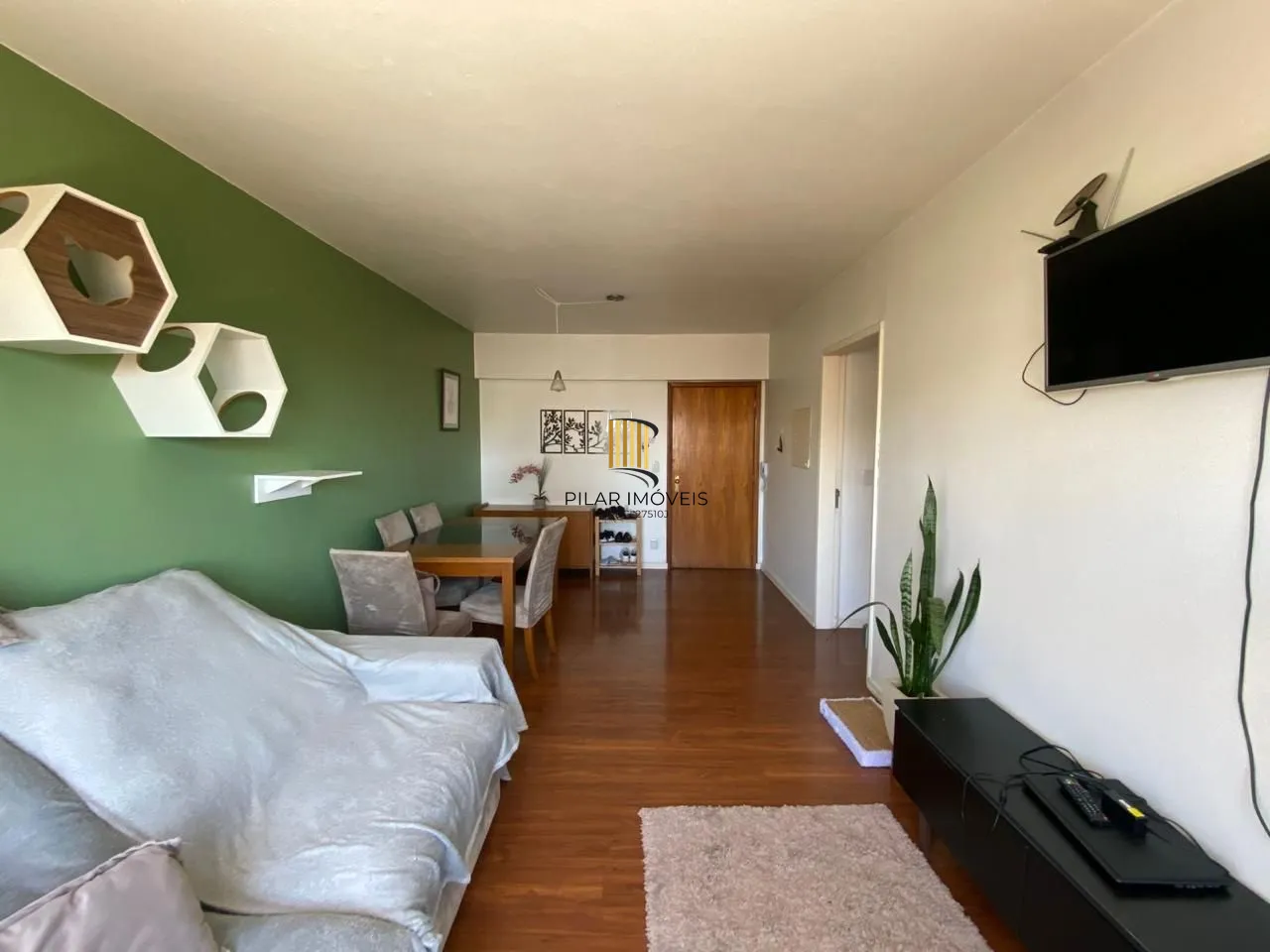 Apartamento Mobiliado a venda / Avenida Independência / 2 Dormitórios - Pilar Imóveis