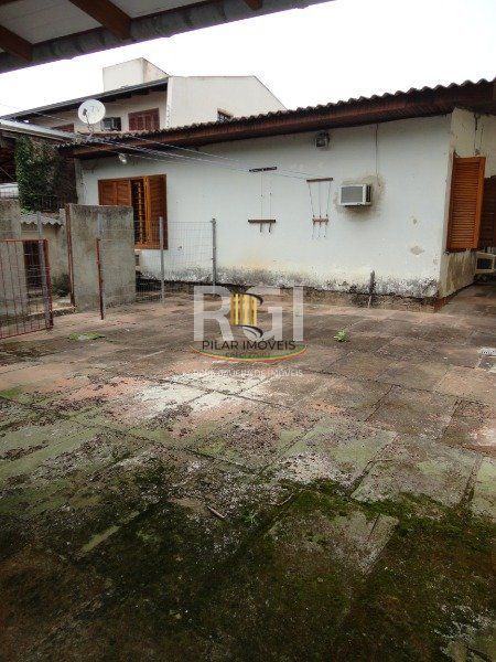 Casa para Venda - 100m², 3 dormitórios, 4 vagas - Guarujá