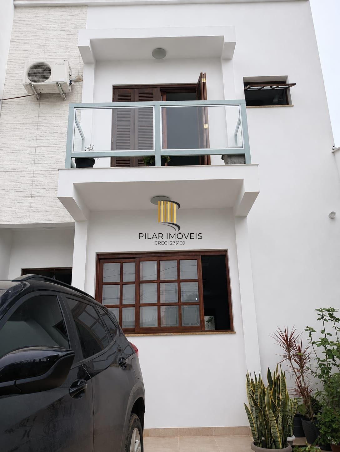 Sobrado 3 Dorm/ 2 Vagas garagem/ Exelente localização