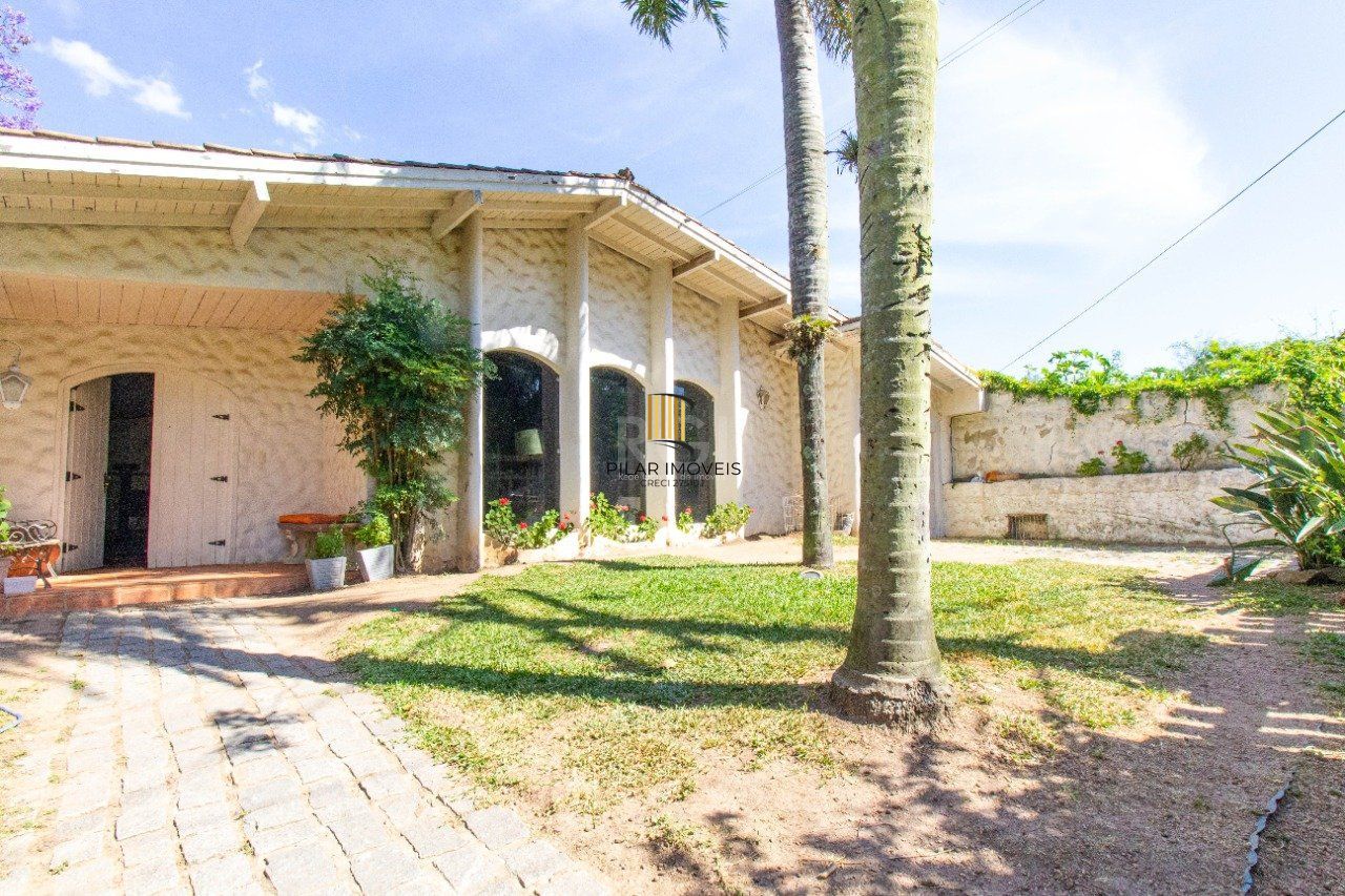 Casa para Venda - 422m², 6 dormitórios, sendo 2 suites, 5 vagas - Vila Assunção