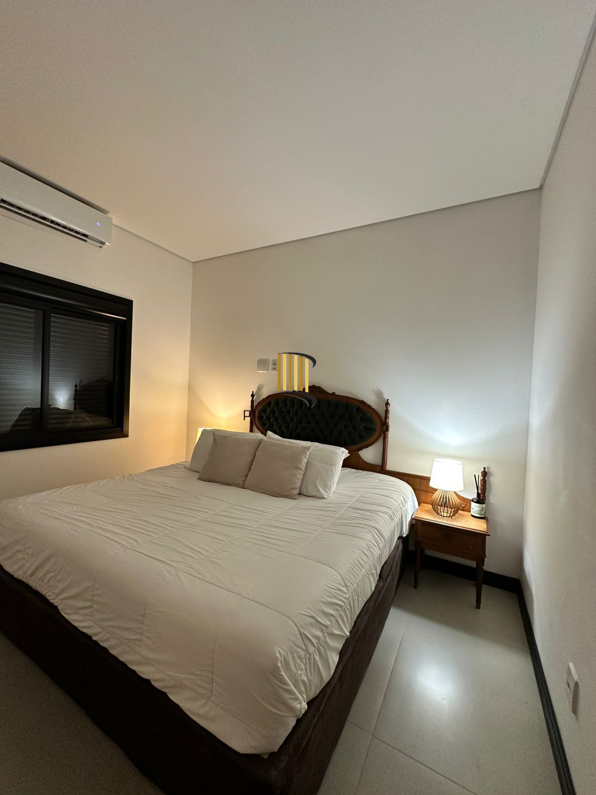 Casa Moderna com Suíte, Hidromassagem, Jardim e 2 Vagas