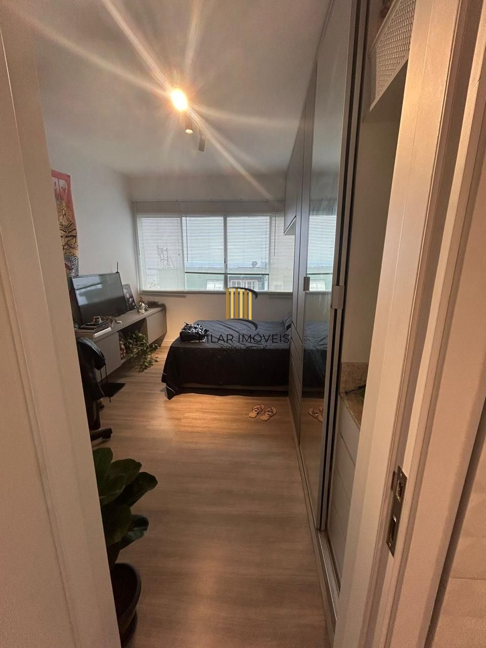 Kitnet mobiliado/ Centro Histórico/ Porto Alegre/ próximo a Santa Casa e UFRGS