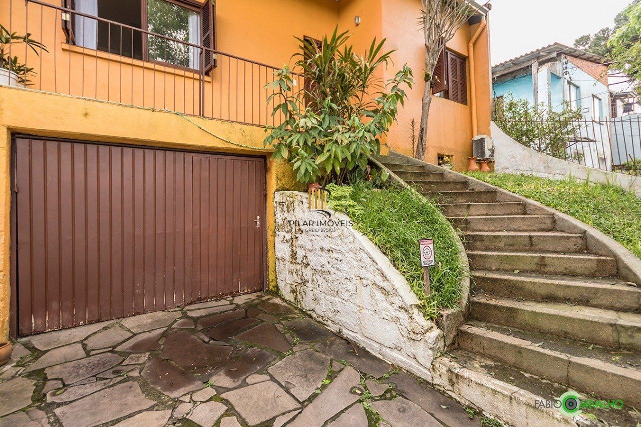 Casa para Venda - 168m², 3 dormitórios, sendo 1 suites, 3 vagas - Medianeira