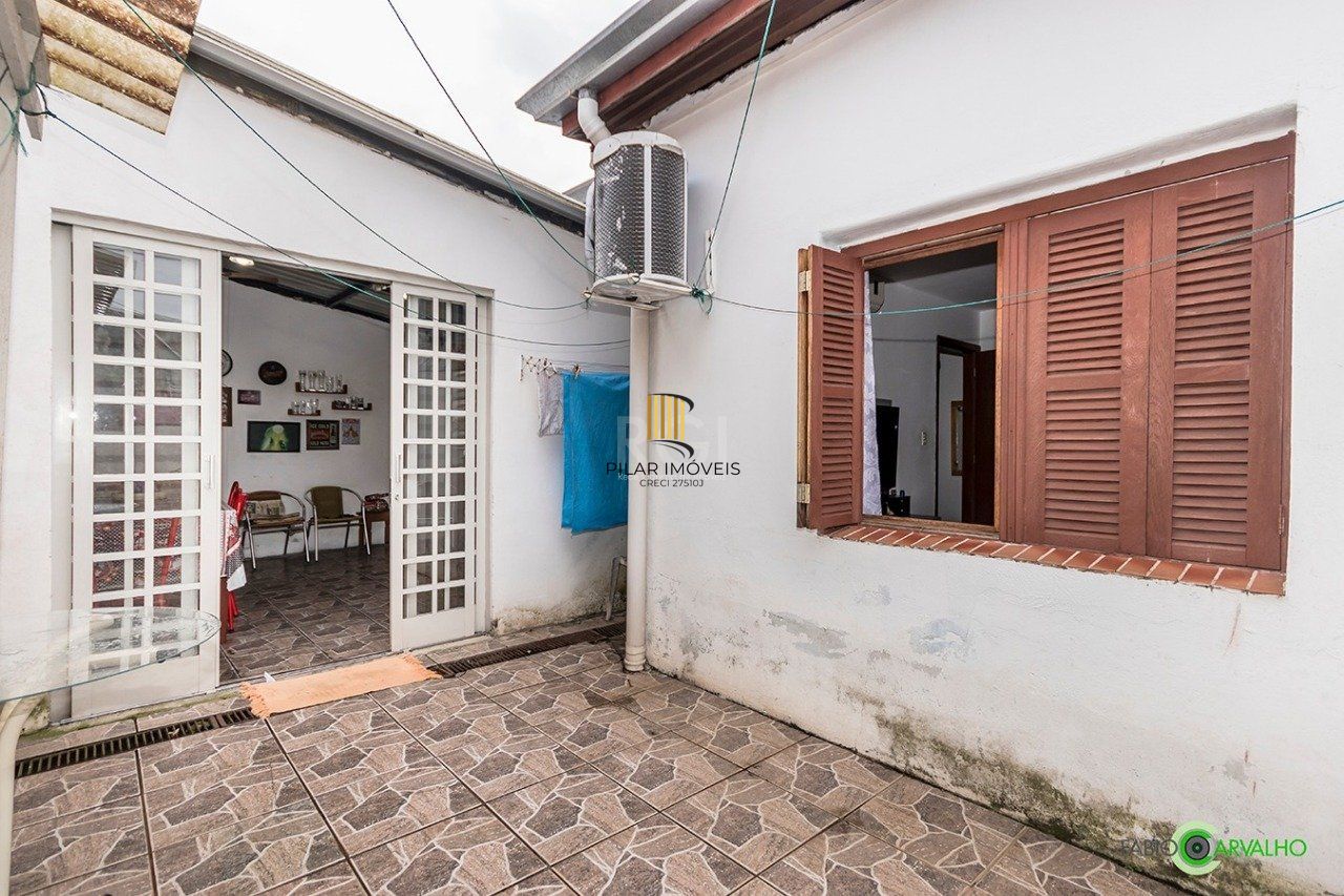 Casa para Venda - 168m², 3 dormitórios, sendo 1 suites, 3 vagas - Medianeira