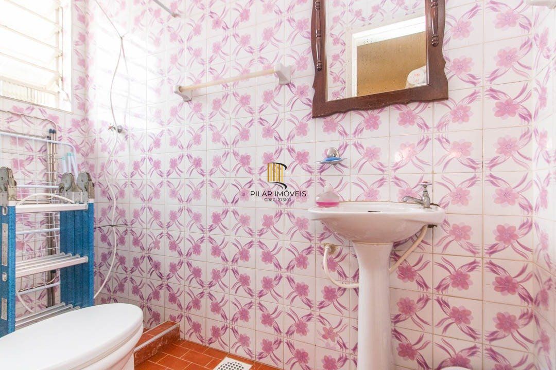 Casa para Venda - 203m², 3 dormitórios, sendo 1 suites, 2 vagas - Santa Tereza