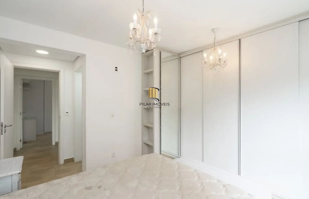 Apartamento com 2 quartos e 79m² à venda em Passo da Areia, Porto Alegre.