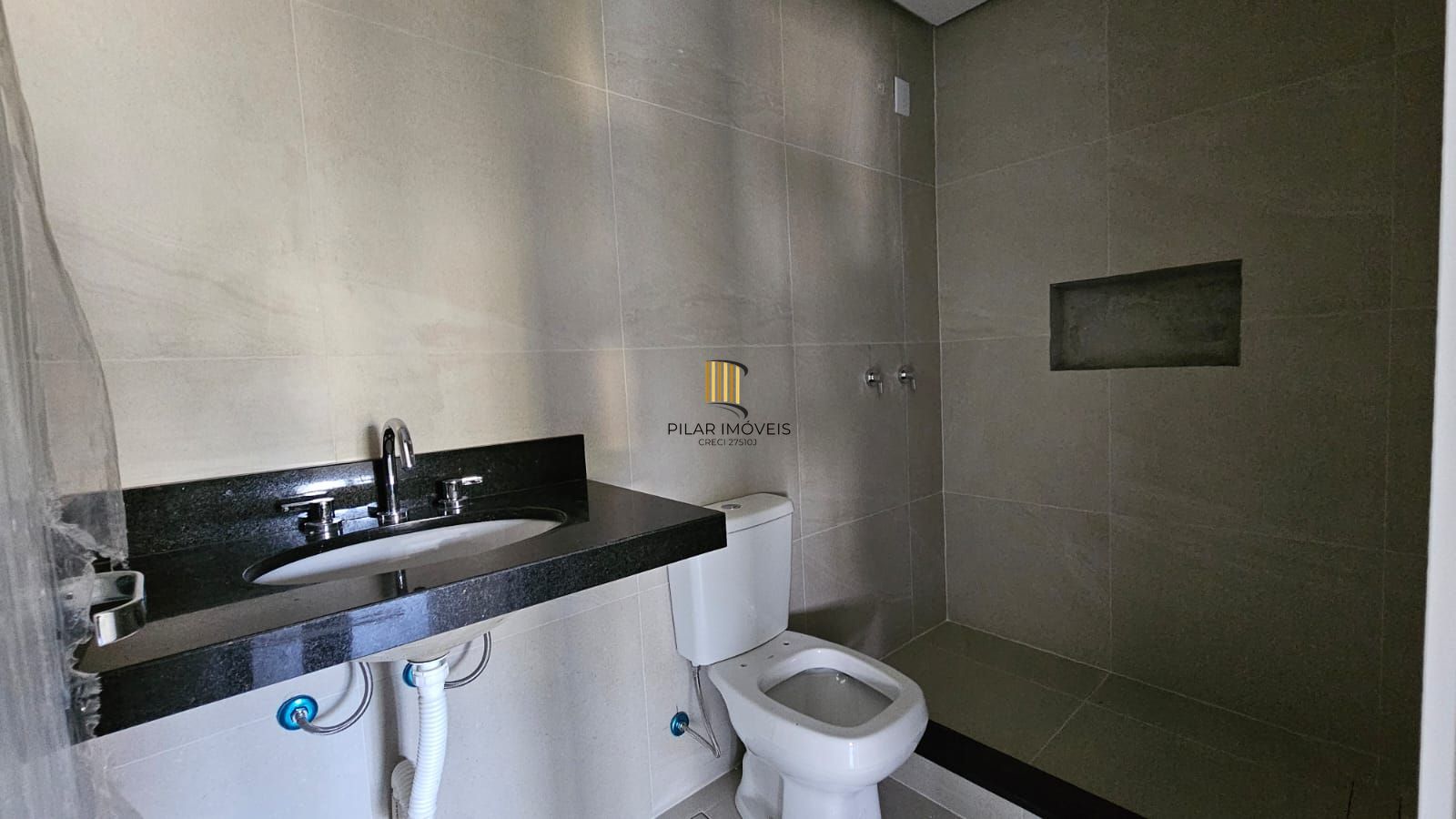 Apartamento Novo com 2 Vagas e Sacada na Chácara das Pedras