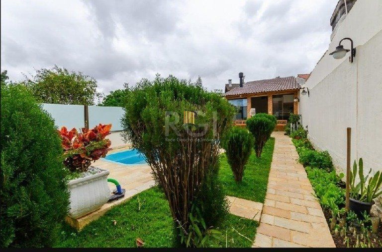Casa 3 dormitórios no bairro Sarandi