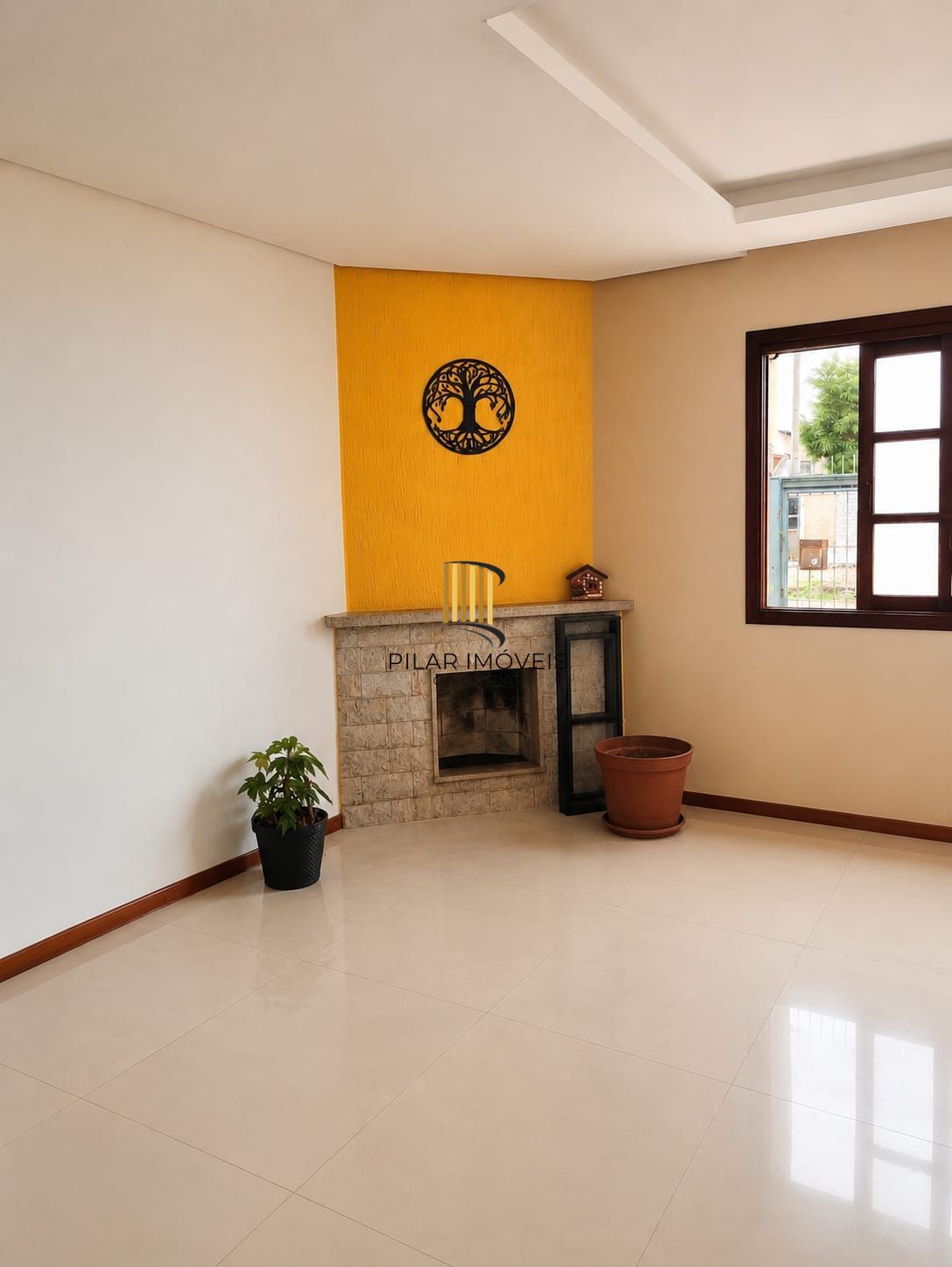 Sobrado 3 Dorm/ 2 Vagas garagem/ Exelente localização