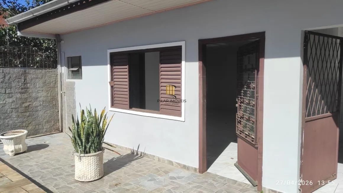 Casa com piscina e salão de festas a venda Canoas / 3 Dormitórios