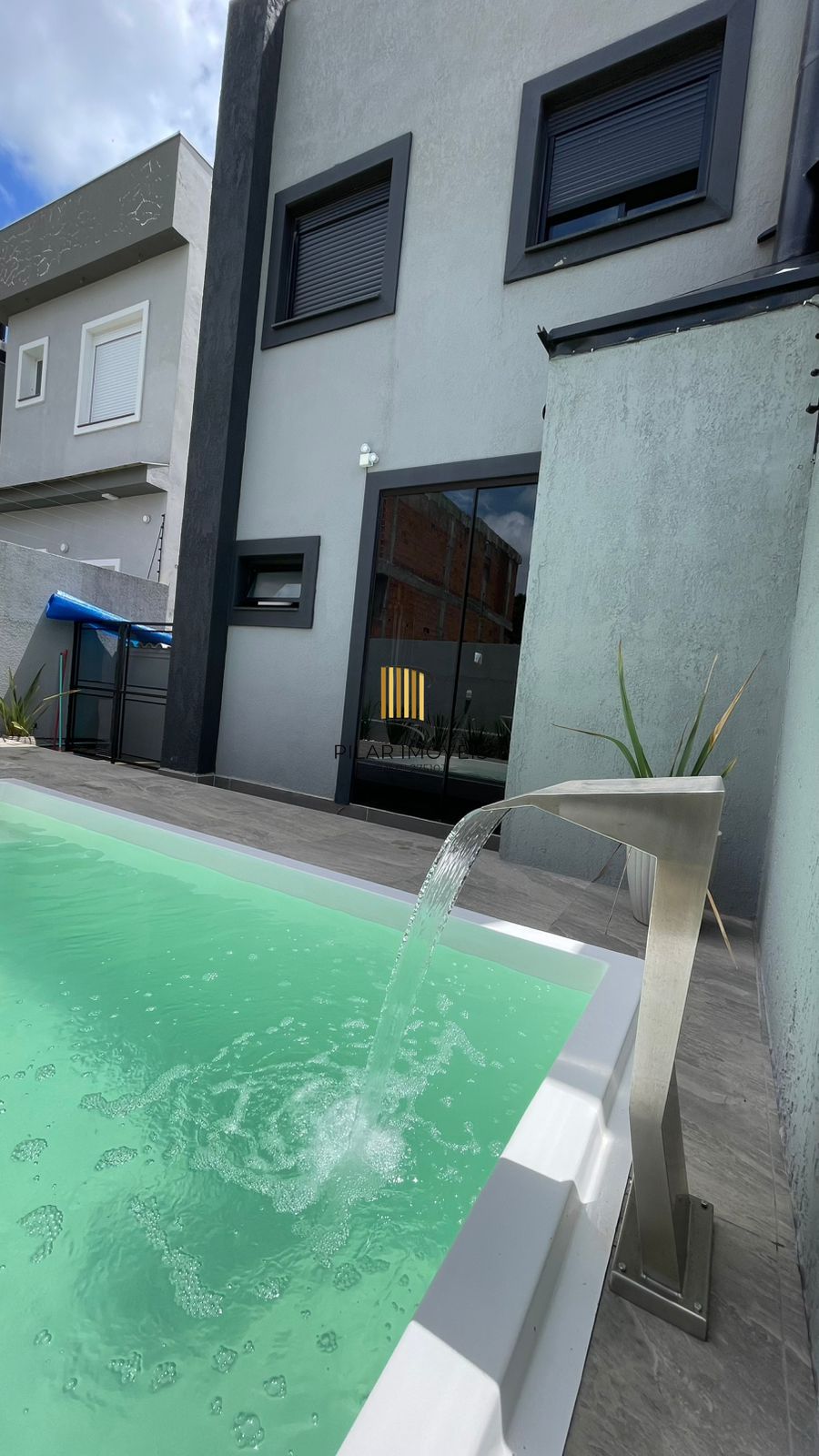 Sobrado Mobiliado com Piscina em Condomínio de Alto Padrão no Bela Vista