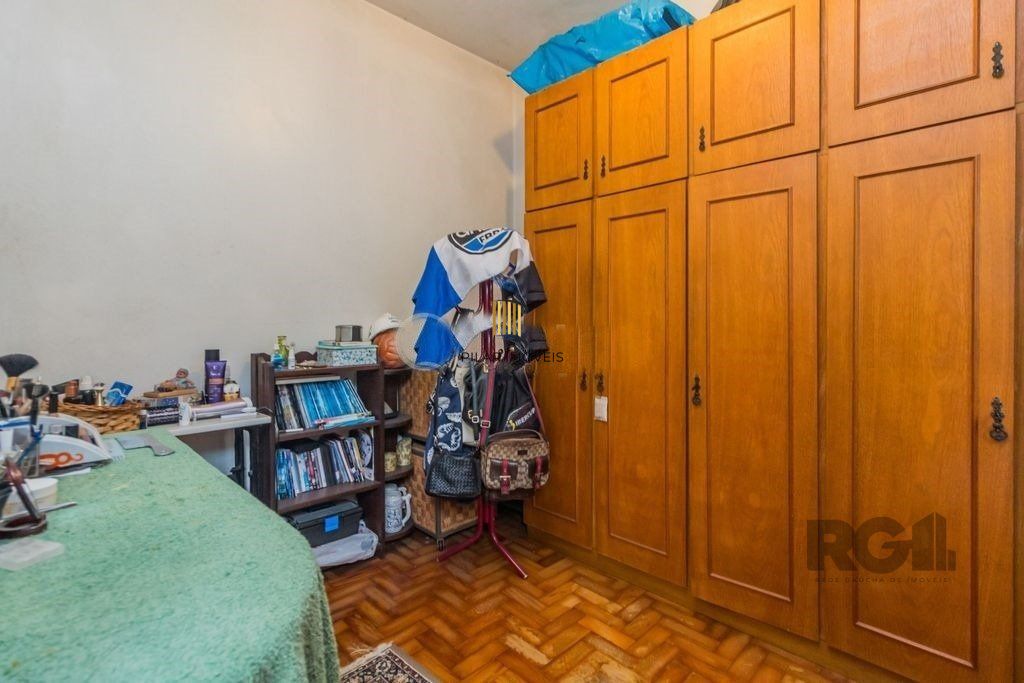 Casa 4 dormitórios no bairro Navegantes
