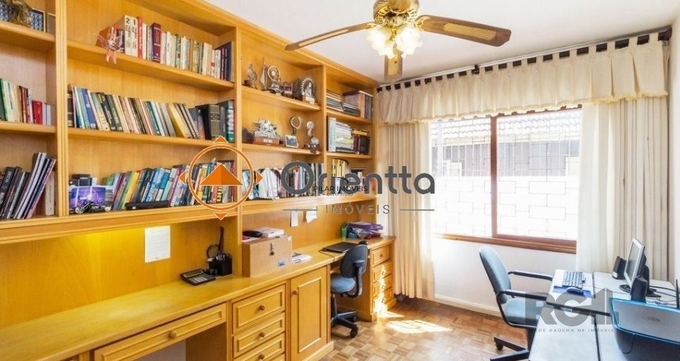 Casa 4 dormitórios no bairro Chácara das Pedras