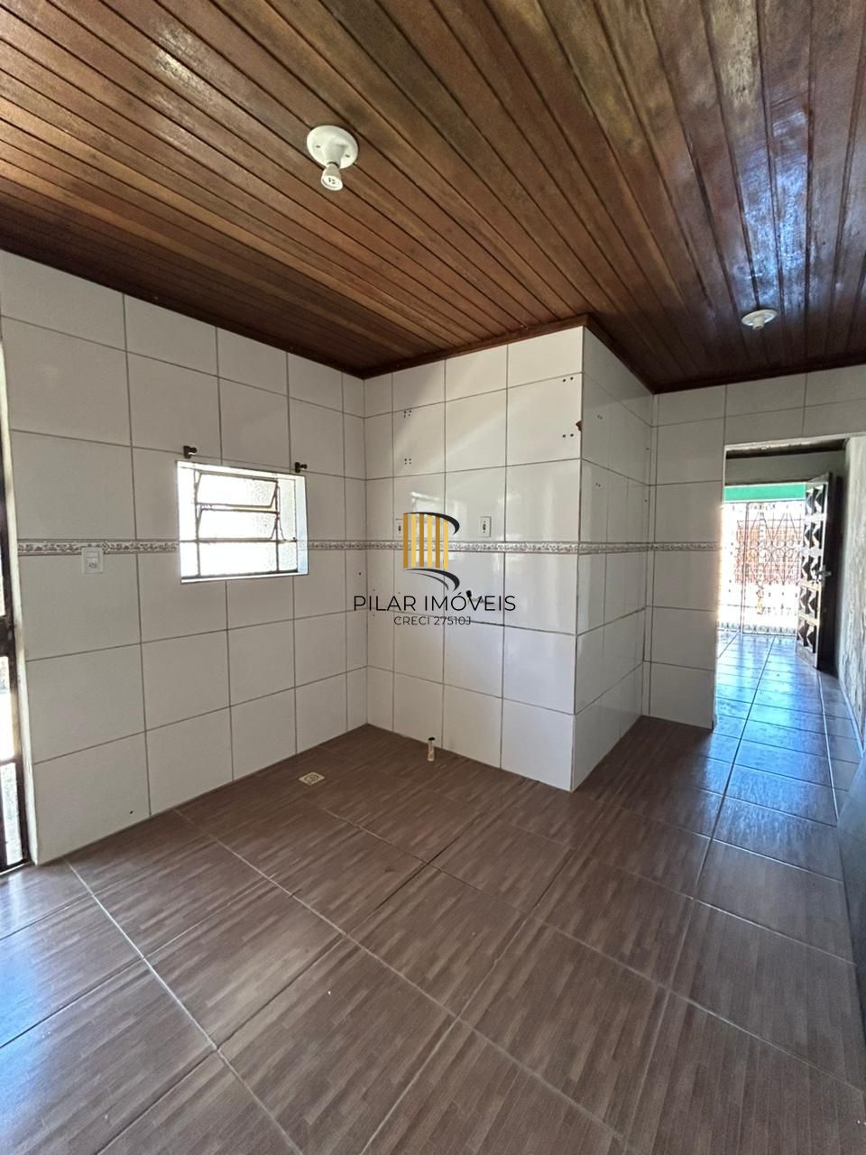CASA COM 2 DORMITÓRIOS NO  BAIRRO FARRAPOS