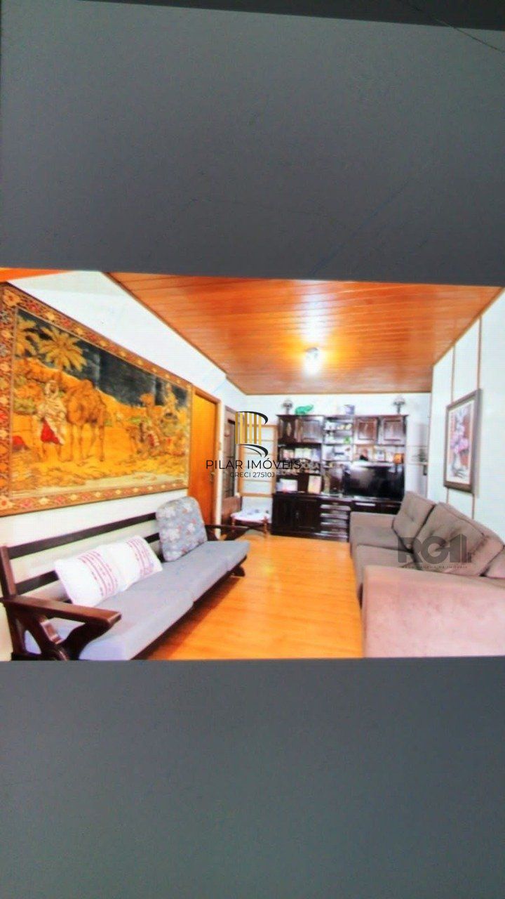 Casa para Venda - 247.5m², 3 dormitórios, 2 vagas - Petrópolis