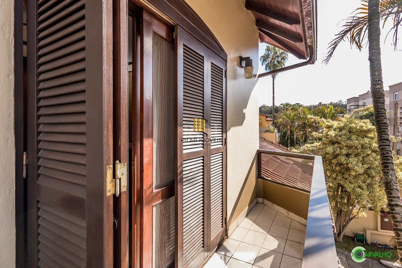 Sobrado para Venda - 335m², 4 dormitórios, sendo 2 suites, 3 vagas - Petrópolis