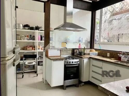 Casa 4 dormitórios no bairro Espírito Santo