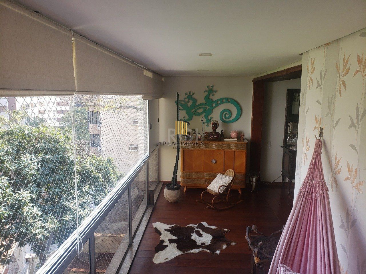 Cobertura para Venda - 296m², 3 dormitórios, sendo 1 suites, 3 vagas - Petrópolis