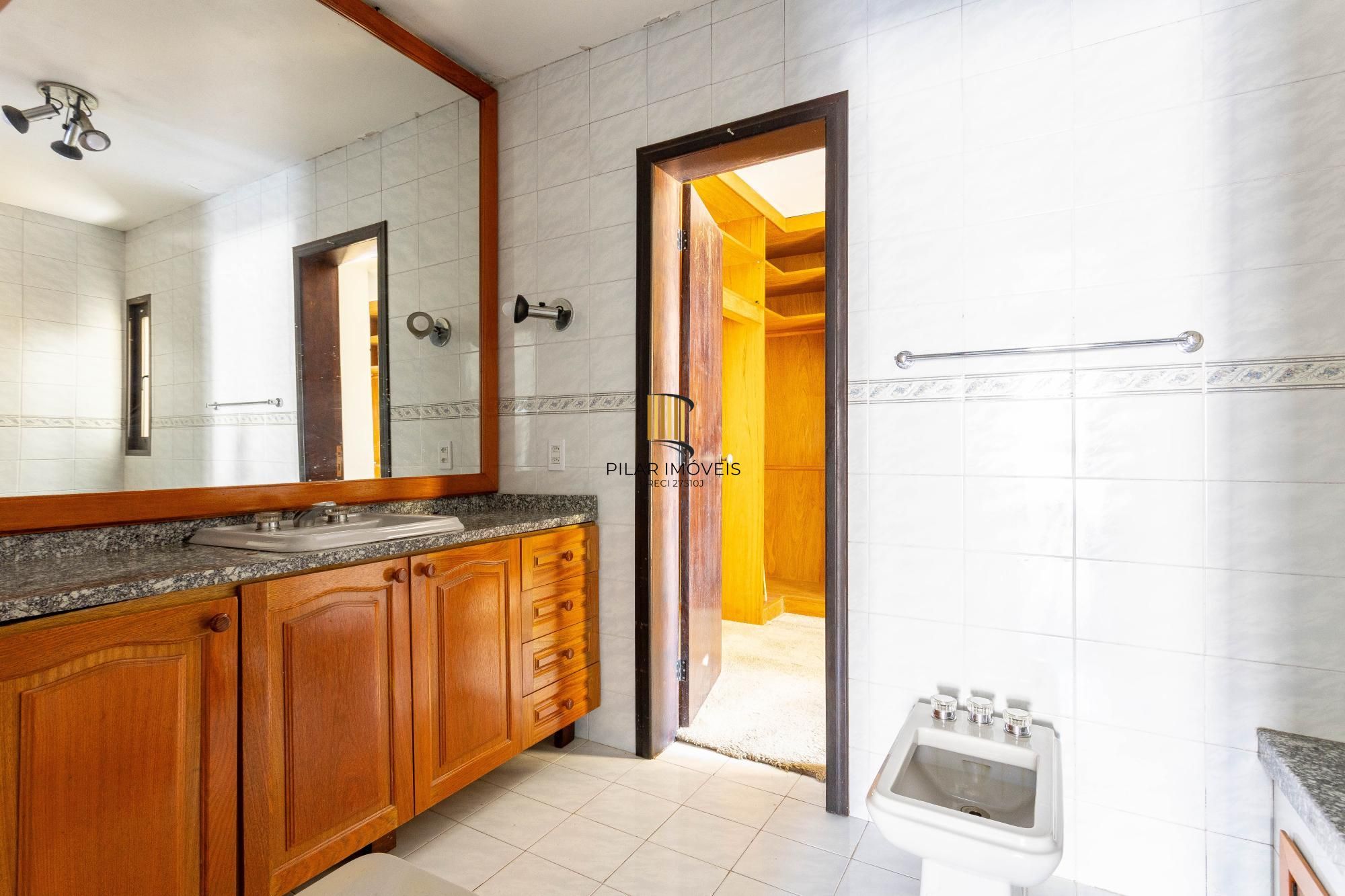 CASA SOBRADO 3 DORMITÓRIOS 1 SUITE 3 VAGAS NO BAIRRO HIGIENÓPOLIS EM PORTO ALEGRE