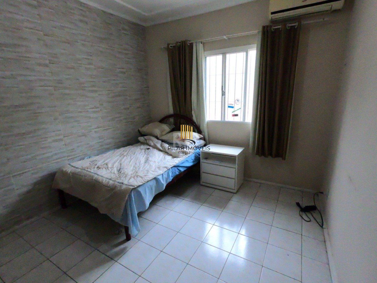 Casa para Venda - 404m², 5 dormitórios, sendo 3 suites, 2 vagas - Ipanema
