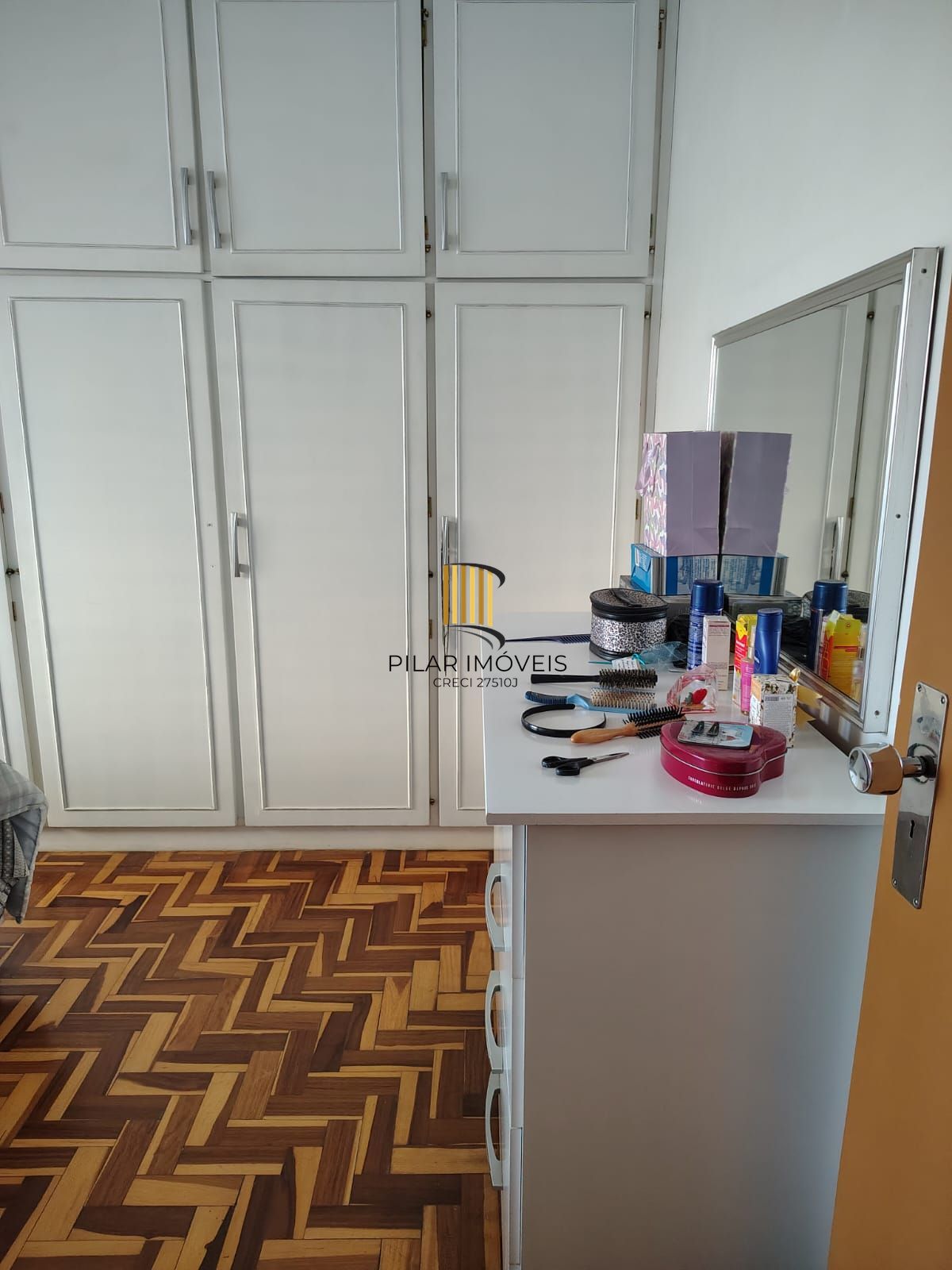 Apartamento Espaçoso no Centro Histórico com Móveis Sob Medida