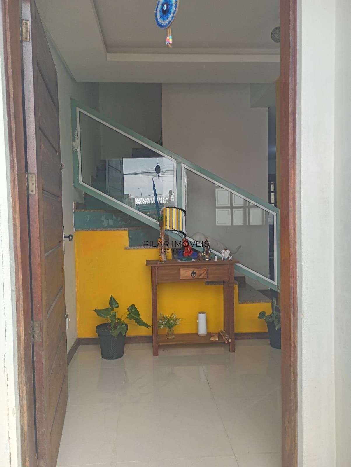 Sobrado 3 Dorm/ 2 Vagas garagem/ Exelente localização