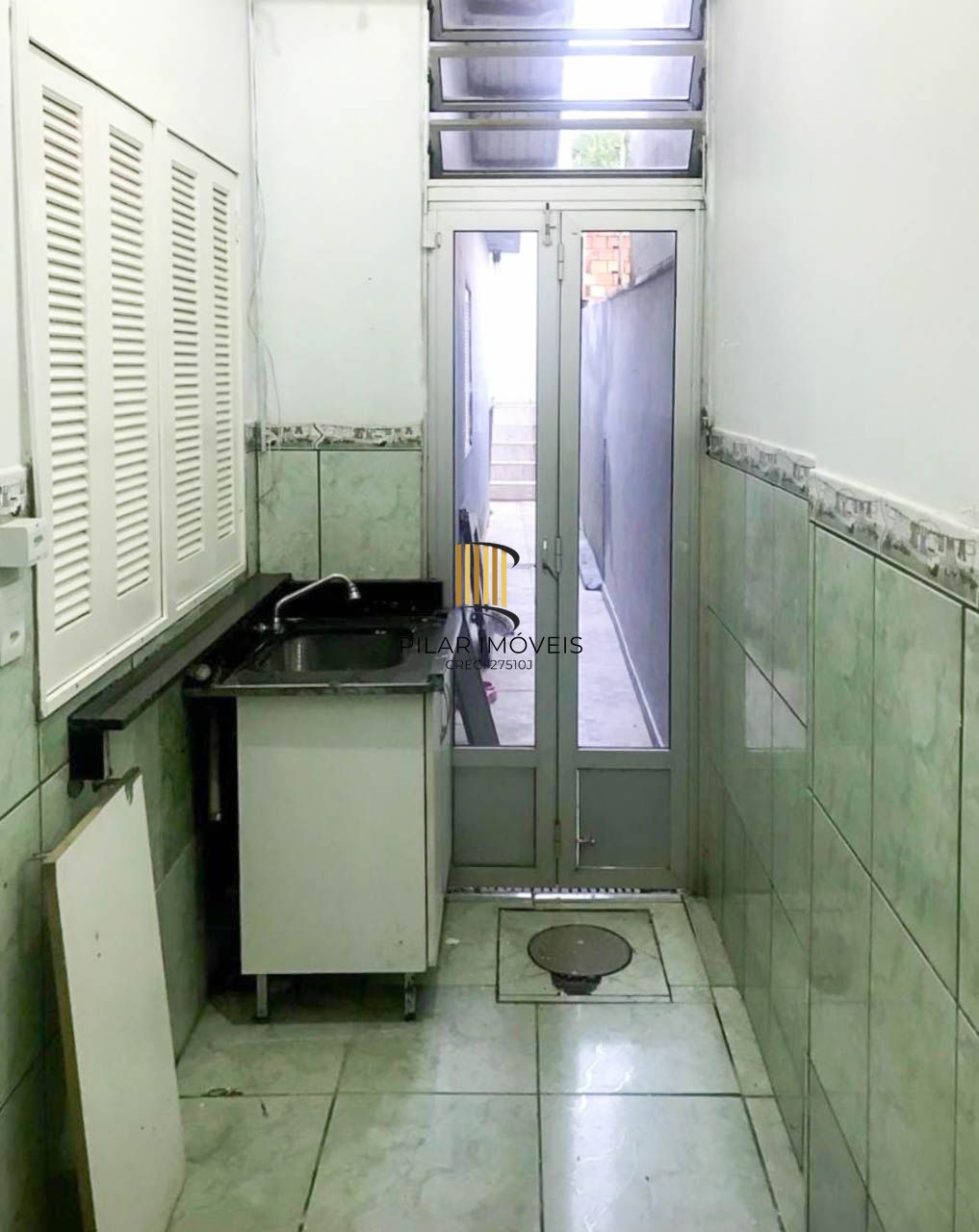 Casa / 4 Dormitórios / 1 Suíte / Salão de festas / 2 Vagas / Jardim Algarve / Alvorada / RS