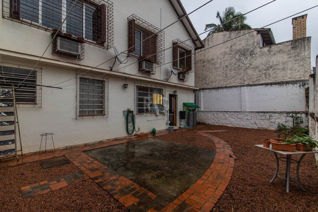 Casa para Venda - 203m², 3 dormitórios, sendo 1 suites, 2 vagas - Santa Tereza