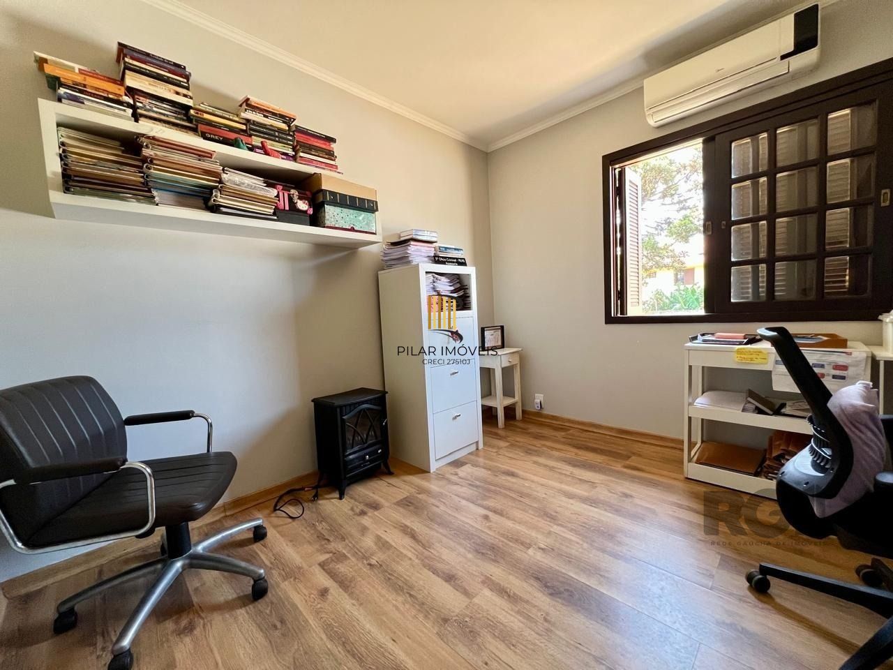 Casa 3 dormitórios no bairro Serraria