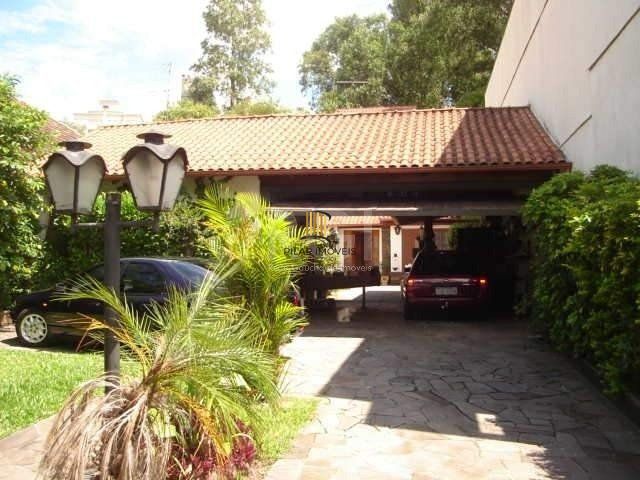 Casa para Venda - 144m², 3 dormitórios, sendo 2 suites, 4 vagas - São João