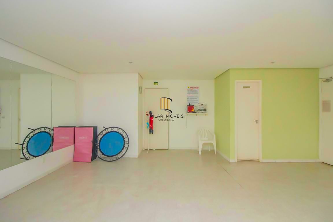 Apartamento / 2 Dormitórios / 1 Vaga / Semi mobiliado / Jardim Itu / Porto Alegre / RS