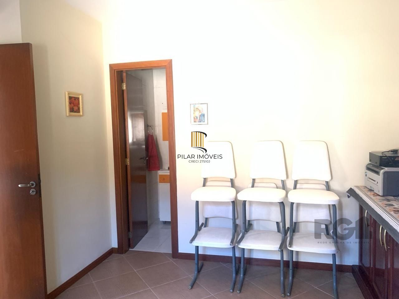 Casa com 3 quartos, 1 suíte, 3 vagas e 182m² para vender por R$ 890.000