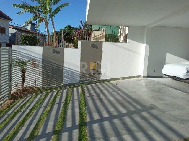 Casa 4 dormitórios no bairro Nonoai