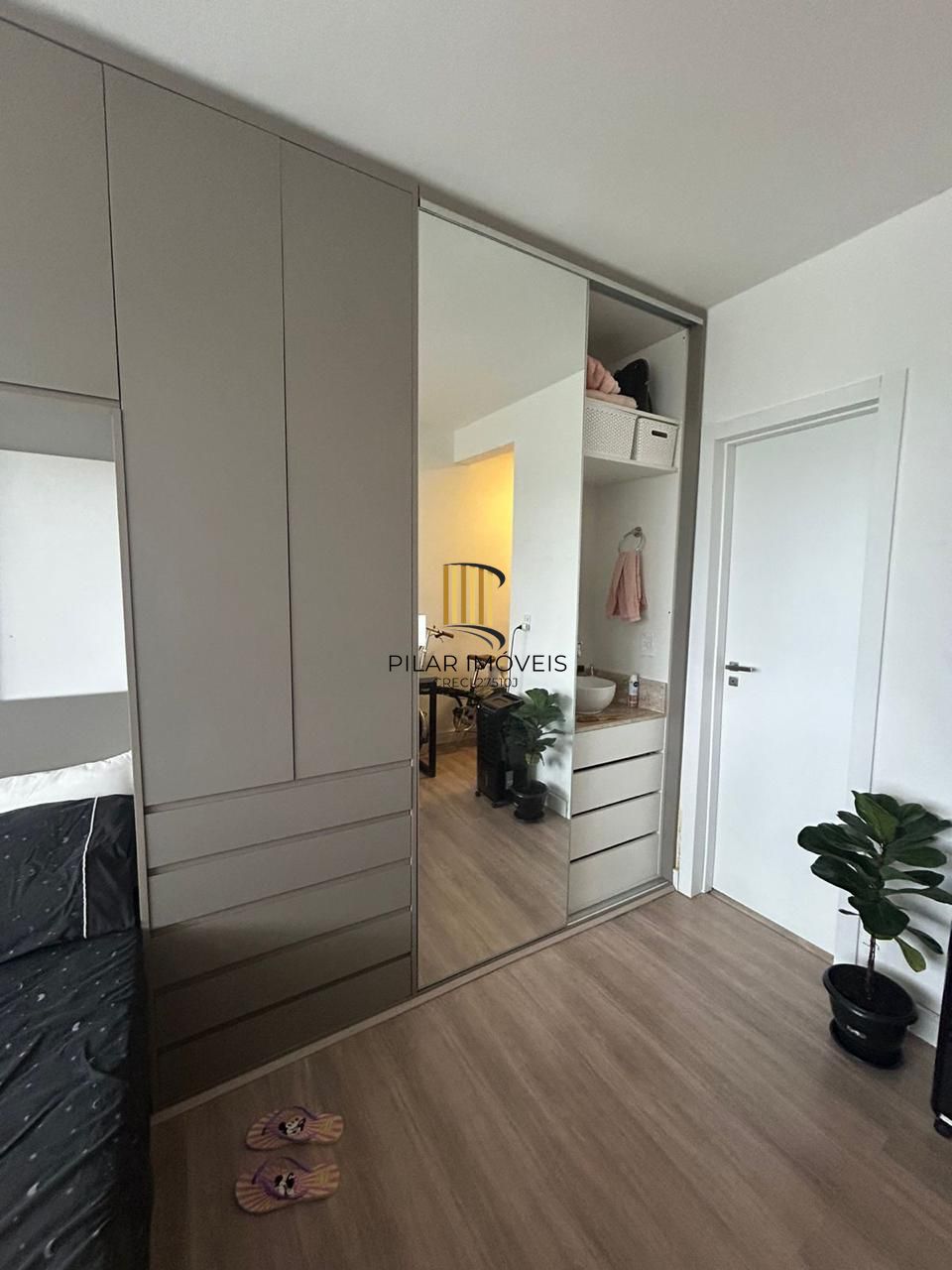 Kitnet mobiliado/ Centro Histórico/ Porto Alegre/ próximo a Santa Casa e UFRGS