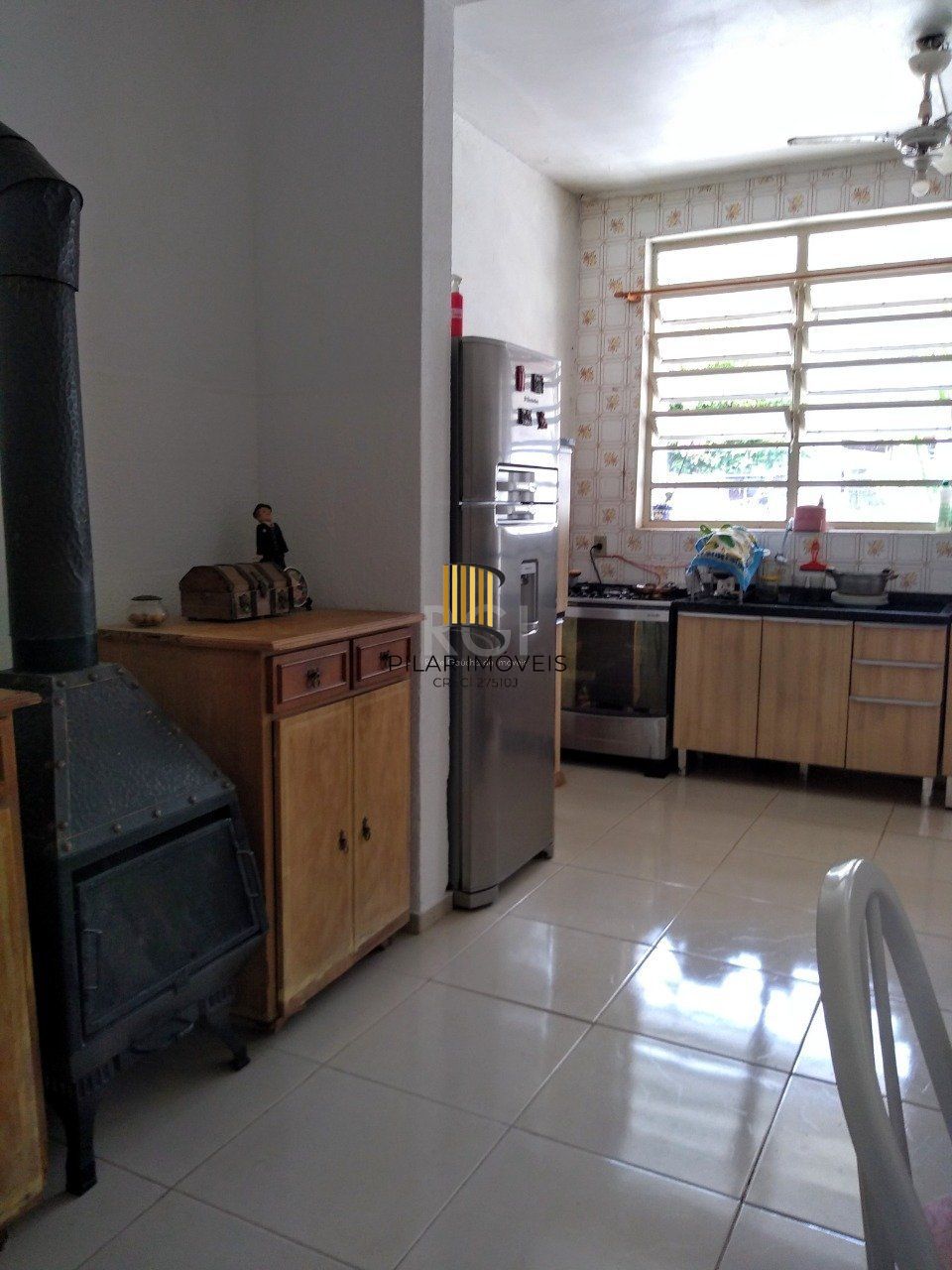 Casa para Venda - 400m², 3 dormitórios, sendo 2 suites, 2 vagas - Floresta