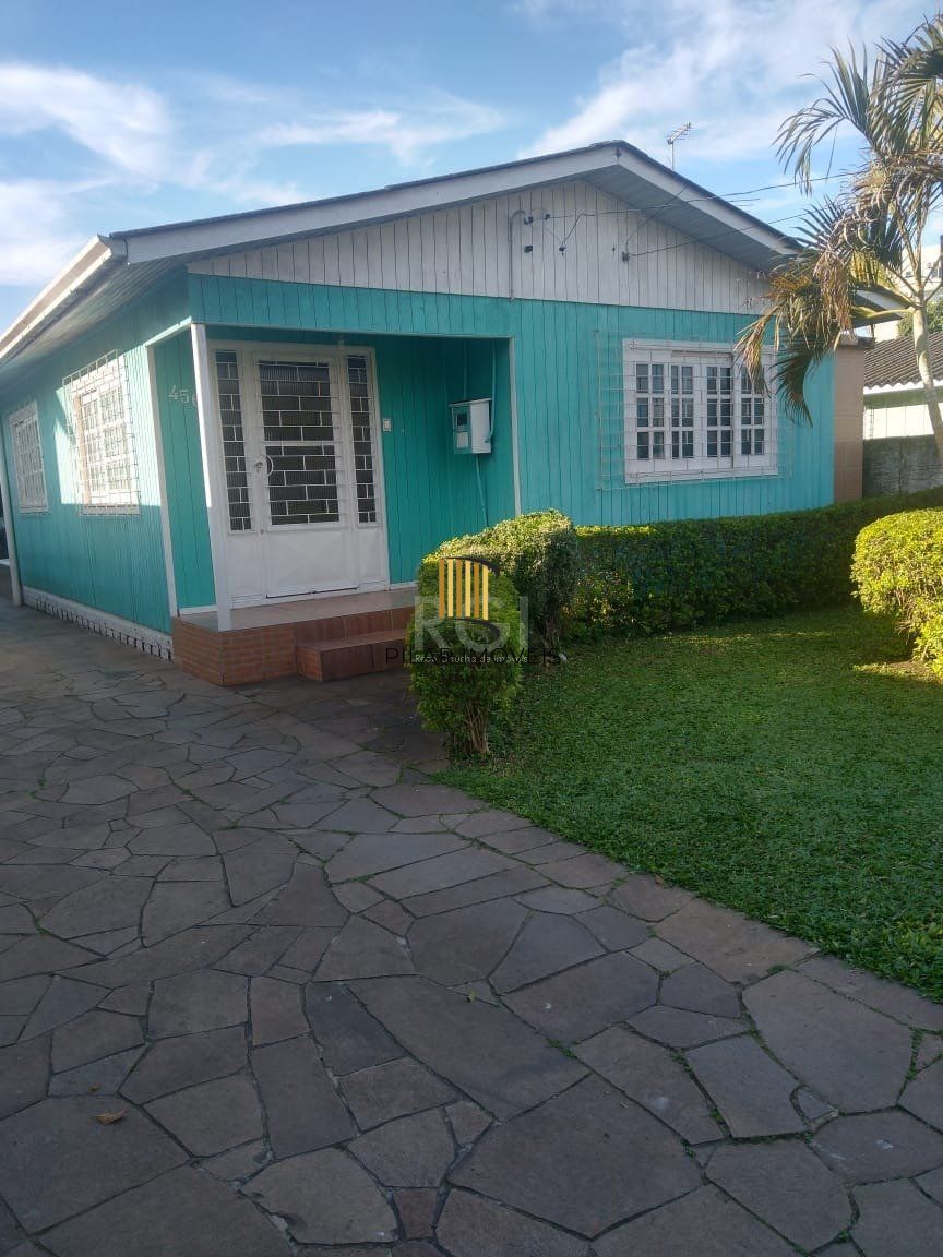 Casa 3 dormitórios no bairro São Judas Tadeu