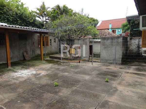 Casa para Venda - 100m², 3 dormitórios, 4 vagas - Guarujá