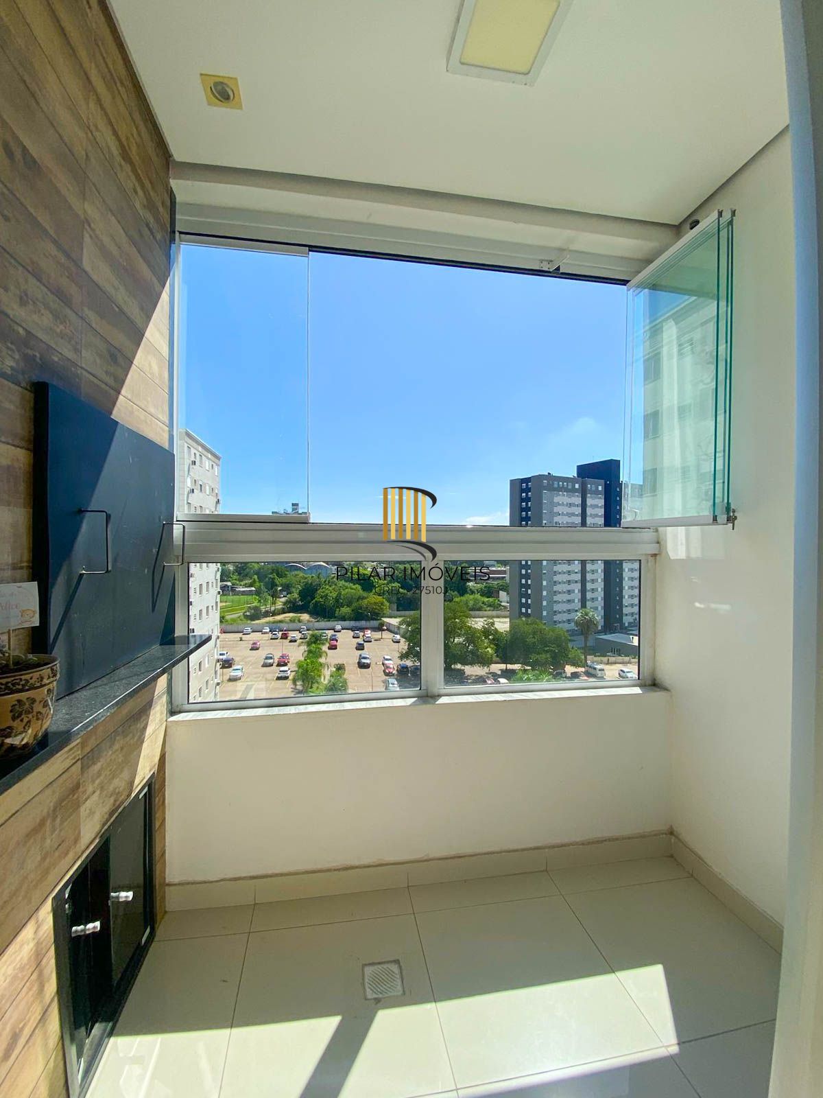 Apartamento / 2 Dormitórios / Sacada com Churrasqueira / 1 Vaga / Morro Santana / Porto Alegre / RS