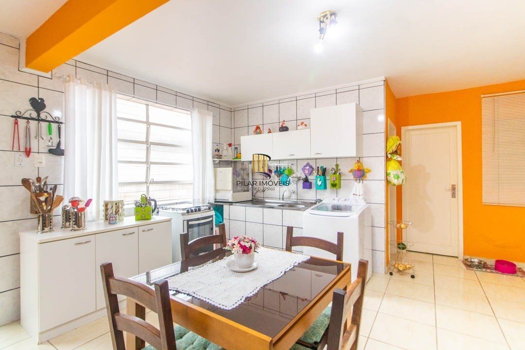 Casa para Venda - 203m², 3 dormitórios, sendo 1 suites, 2 vagas - Santa Tereza