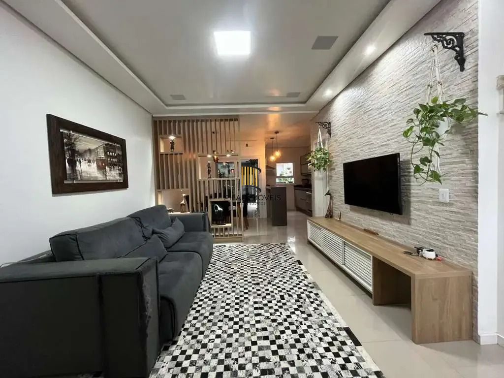 Casa / 3 Dormitórios / 1 Suíte / Pátio / Churrasqueira / Mobiliado / 2 Vagas / Igara / Canoas / RS - Pilar Imóveis