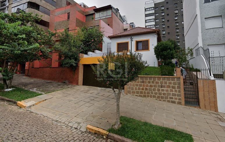 Casa para Venda - 247.5m², 3 dormitórios, 2 vagas - Petrópolis