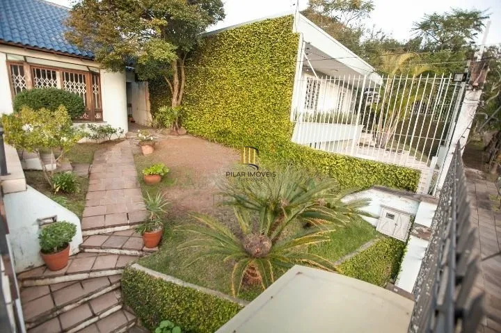 Casa 5 Suítes/ Três Figueiras