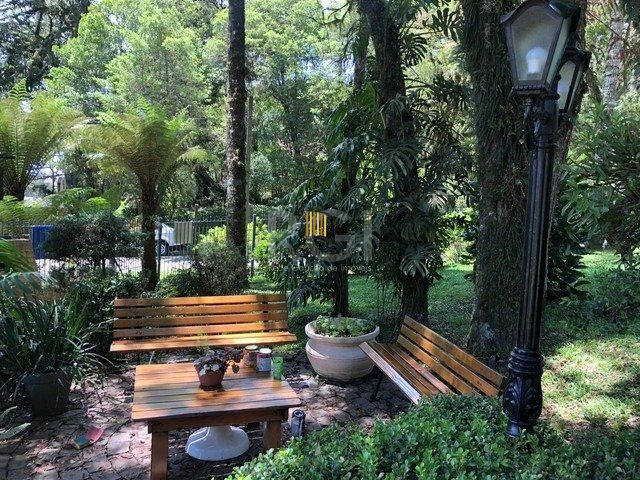 Sobrado para Venda - 295.24m², 3 dormitórios, sendo 3 suites, 2 vagas - Canela