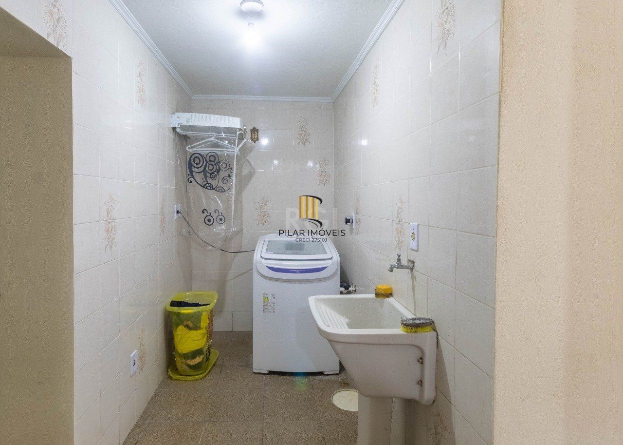 Casa para Venda - 250m², 3 dormitórios, sendo 2 suites, Partenon