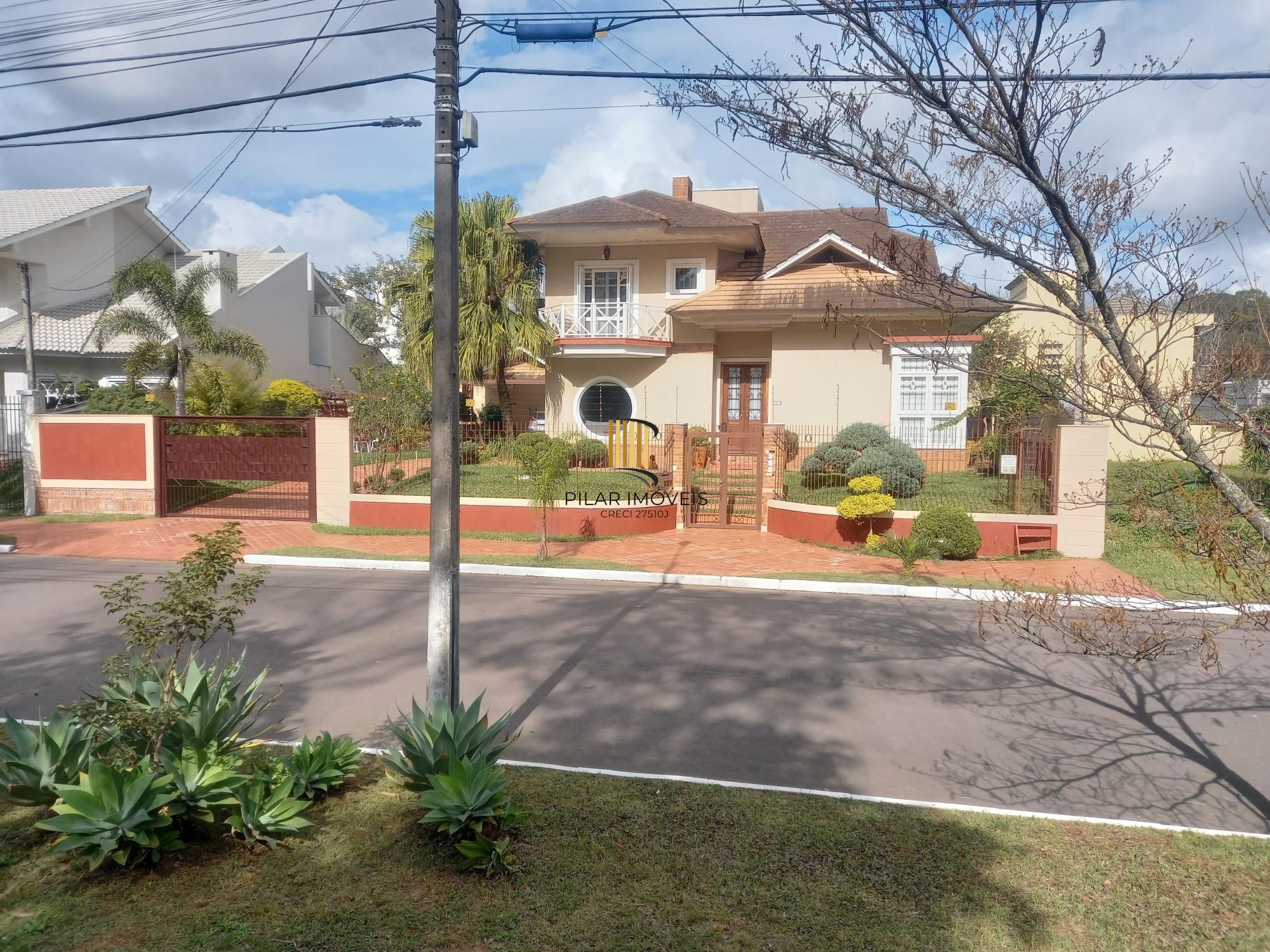 Excelente sobrado 242m²/3dormitórios/Moinhos de Vento/Canoas