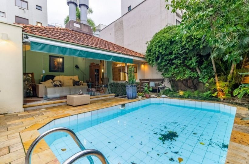 Cobertura para Venda - 304.71m², 3 dormitórios, sendo 1 suites, 2 vagas - Bela Vista