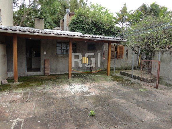Casa para Venda - 100m², 3 dormitórios, 4 vagas - Guarujá