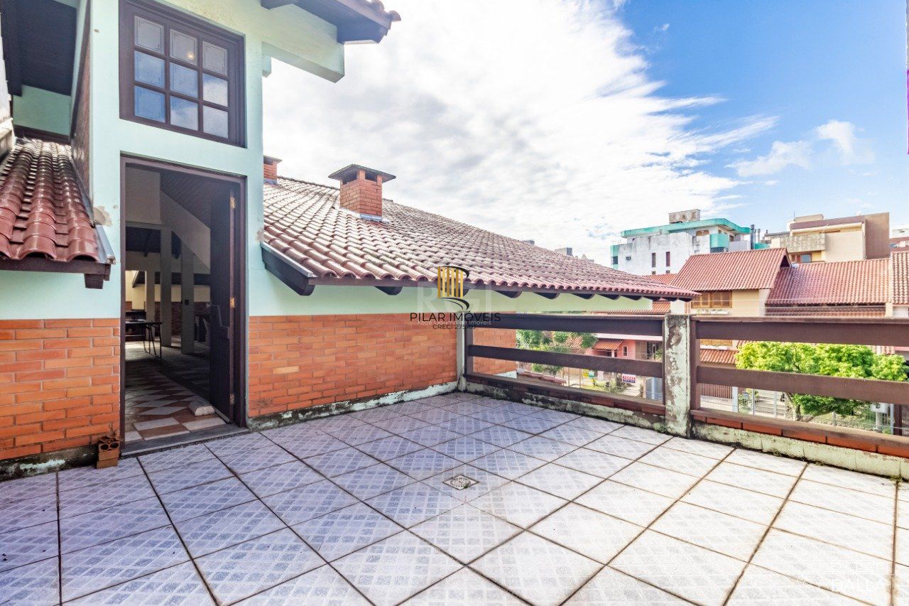 Casa para Venda - 574m², 3 dormitórios, sendo 2 suites, 8 vagas - Jardim Planalto