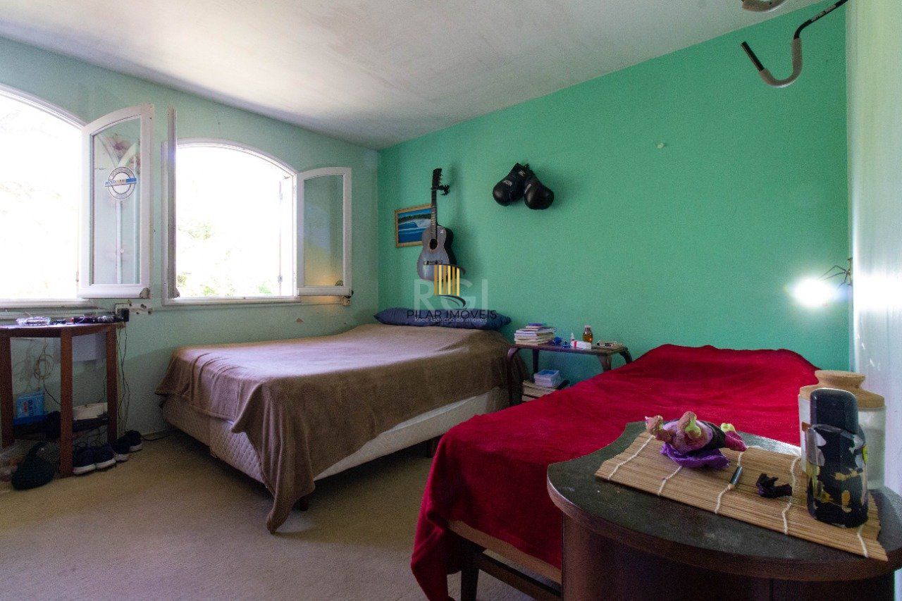 Casa para Venda - 422m², 6 dormitórios, sendo 2 suites, 5 vagas - Vila Assunção